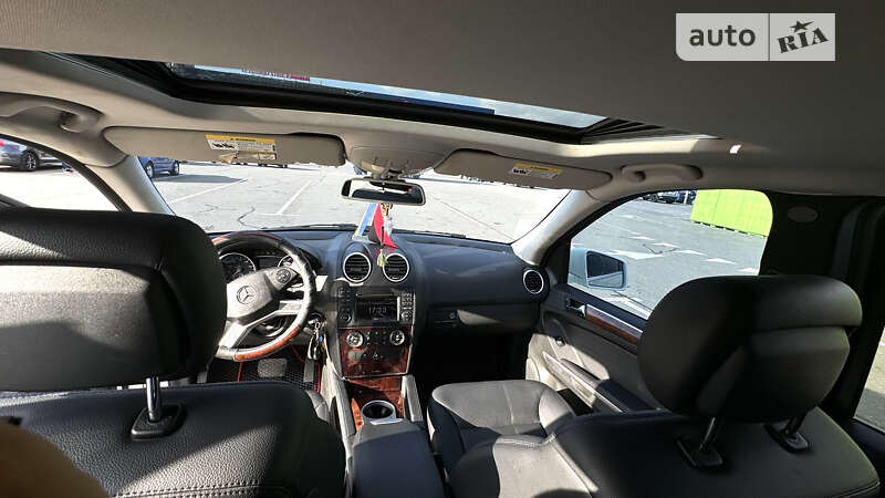 Внедорожник / Кроссовер Mercedes-Benz M-Class 2010 в Киеве