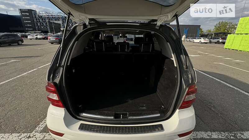 Внедорожник / Кроссовер Mercedes-Benz M-Class 2010 в Киеве