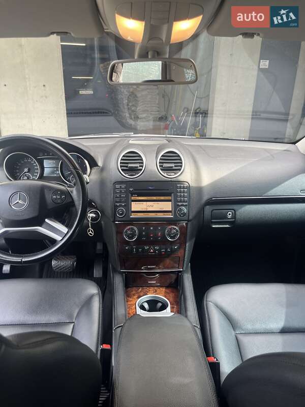 Внедорожник / Кроссовер Mercedes-Benz M-Class 2009 в Киеве