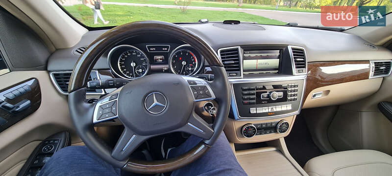 Внедорожник / Кроссовер Mercedes-Benz M-Class 2014 в Ровно
