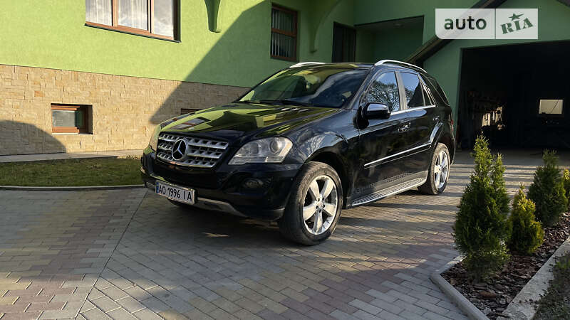 Внедорожник / Кроссовер Mercedes-Benz M-Class 2008 в Ганичах