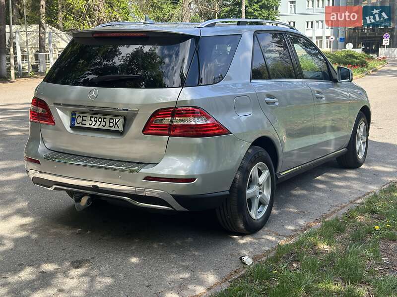 Внедорожник / Кроссовер Mercedes-Benz M-Class 2013 в Черновцах