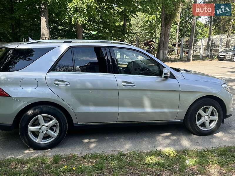 Внедорожник / Кроссовер Mercedes-Benz M-Class 2013 в Черновцах