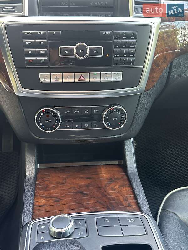 Внедорожник / Кроссовер Mercedes-Benz M-Class 2013 в Черновцах