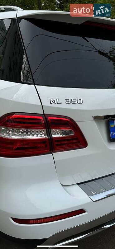 Позашляховик / Кросовер Mercedes-Benz M-Class 2013 в Одесі