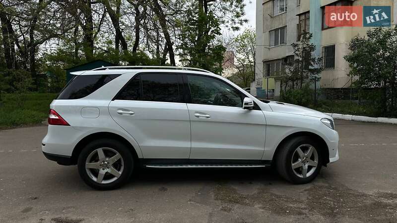 Позашляховик / Кросовер Mercedes-Benz M-Class 2013 в Одесі