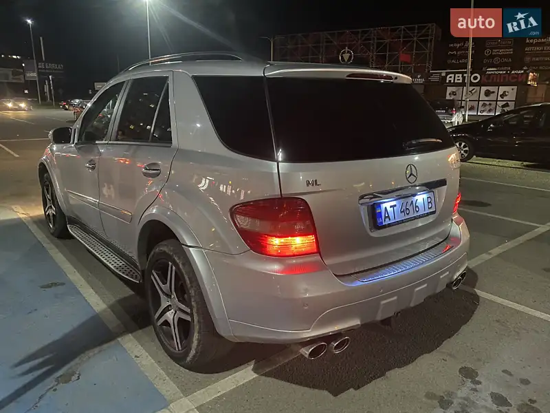 Позашляховик / Кросовер Mercedes-Benz M-Class 2006 в 