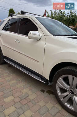 Внедорожник / Кроссовер Mercedes-Benz M-Class 2010 в Черновцах