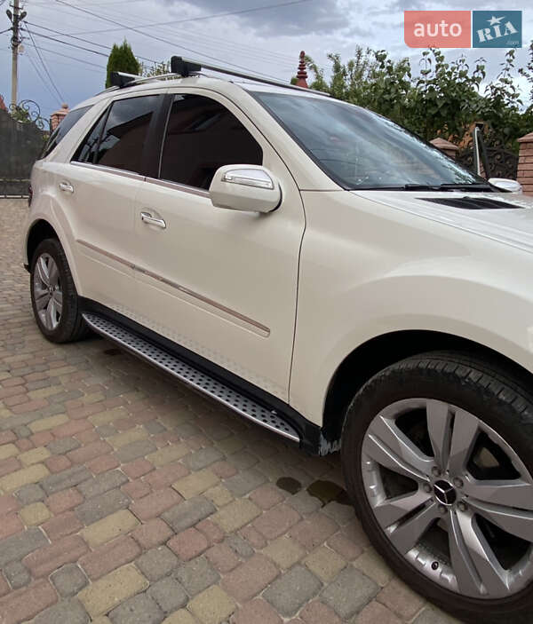 Внедорожник / Кроссовер Mercedes-Benz M-Class 2010 в Черновцах фото 4 Внедорожник / Кроссовер Mercedes-Benz M-Class 2010 в Черновцах