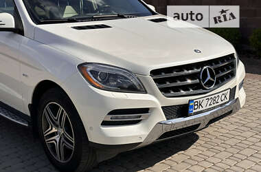 Позашляховик / Кросовер Mercedes-Benz M-Class 2012 в Рівному