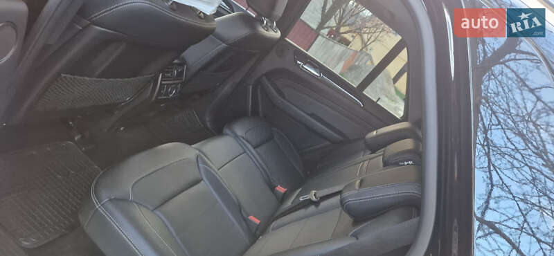 Внедорожник / Кроссовер Mercedes-Benz M-Class 2012 в Черновцах