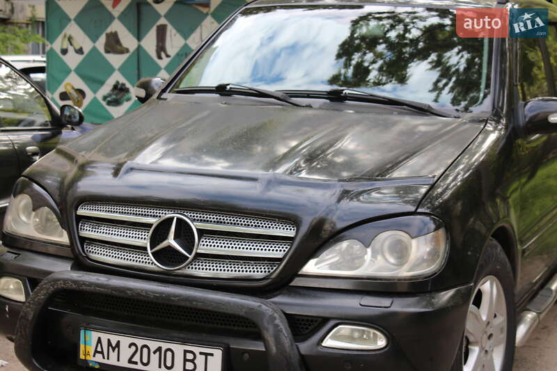 Позашляховик / Кросовер Mercedes-Benz M-Class 2004 в Києві