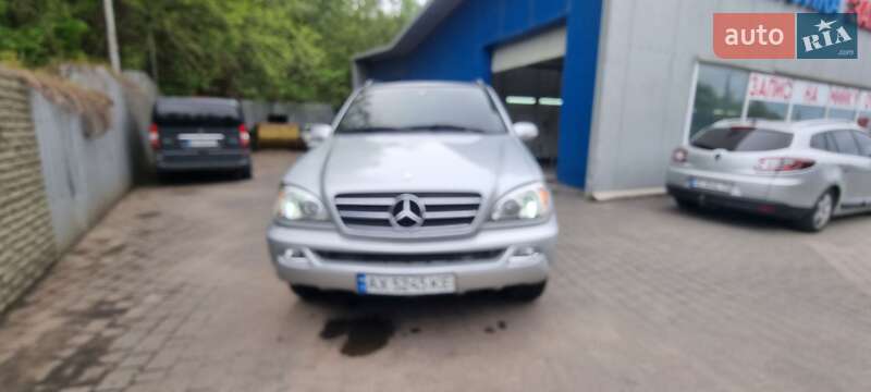 Mercedes-Benz M-Class 2004