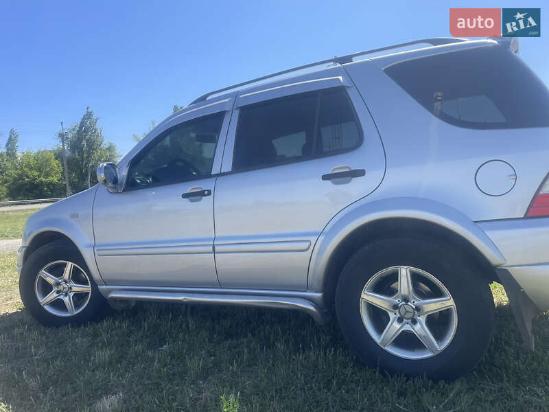 Внедорожник / Кроссовер Mercedes-Benz M-Class 1998 в Днепре