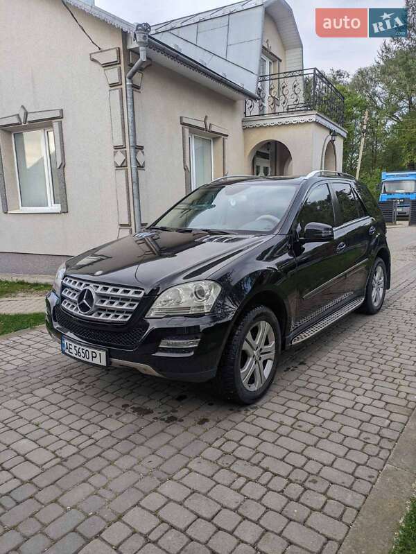 Mercedes-Benz M-Class 2011