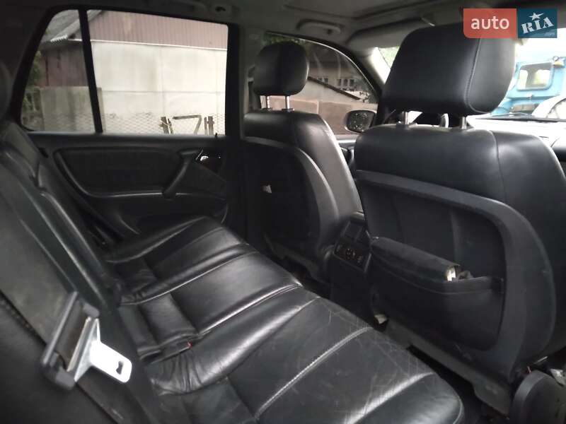 Внедорожник / Кроссовер Mercedes-Benz M-Class 2002 в Черновцах