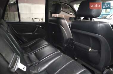 Внедорожник / Кроссовер Mercedes-Benz M-Class 2002 в 