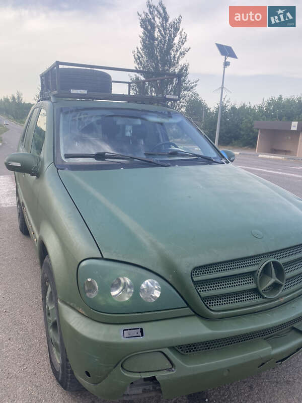 Позашляховик / Кросовер Mercedes-Benz M-Class 2002 в Покровську
