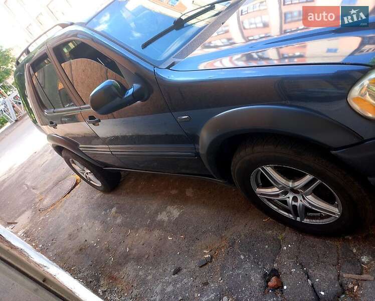 Позашляховик / Кросовер Mercedes-Benz M-Class 2001 в Харкові