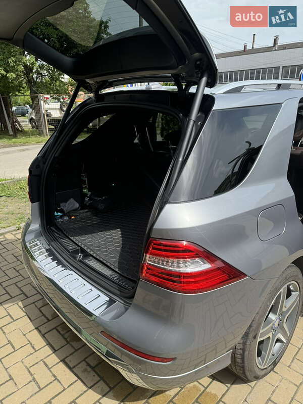 Внедорожник / Кроссовер Mercedes-Benz M-Class 2015 в Хмельницком