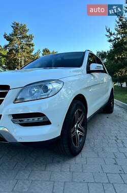 Внедорожник / Кроссовер Mercedes-Benz M-Class 2011 в 