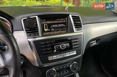 Внедорожник / Кроссовер Mercedes-Benz M-Class 2011 в 