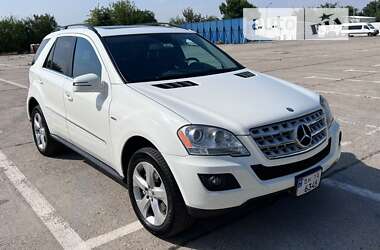 Внедорожник / Кроссовер Mercedes-Benz M-Class 2011 в 