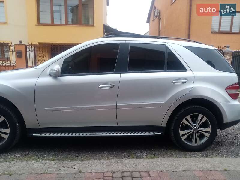 Внедорожник / Кроссовер Mercedes-Benz M-Class 2006 в Хусте