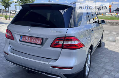 Внедорожник / Кроссовер Mercedes-Benz M-Class 2014 в Луцке