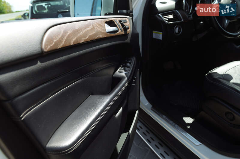 Внедорожник / Кроссовер Mercedes-Benz M-Class 2011 в Тернополе