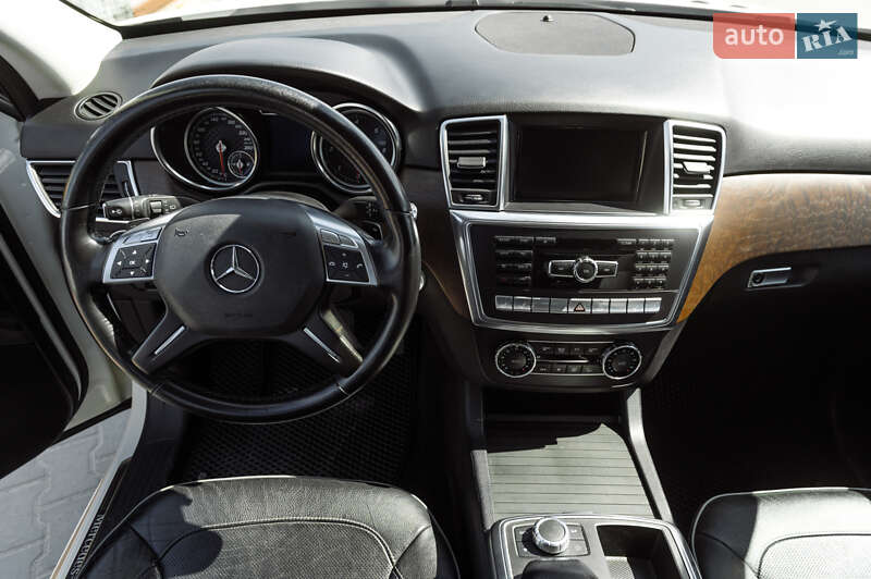 Внедорожник / Кроссовер Mercedes-Benz M-Class 2011 в Тернополе