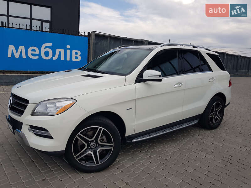 Внедорожник / Кроссовер Mercedes-Benz M-Class 2011 в 