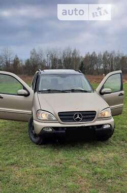 Позашляховик / Кросовер Mercedes-Benz M-Class 2001 в Червонограді