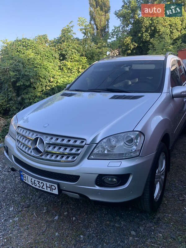 Позашляховик / Кросовер Mercedes-Benz M-Class 2007 в Полтаві