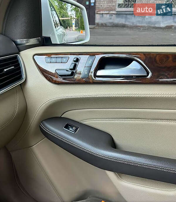 Внедорожник / Кроссовер Mercedes-Benz M-Class 2013 в Кропивницком