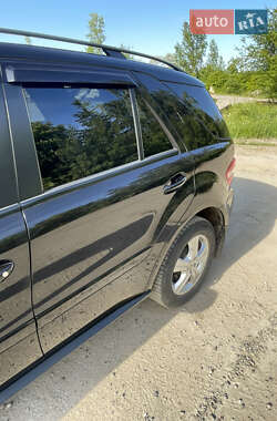 Внедорожник / Кроссовер Mercedes-Benz M-Class 2009 в 