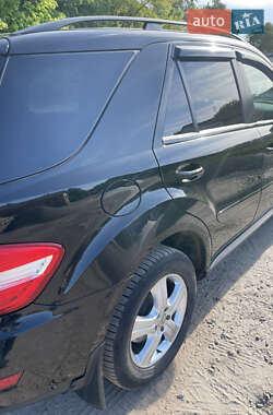Внедорожник / Кроссовер Mercedes-Benz M-Class 2009 в 