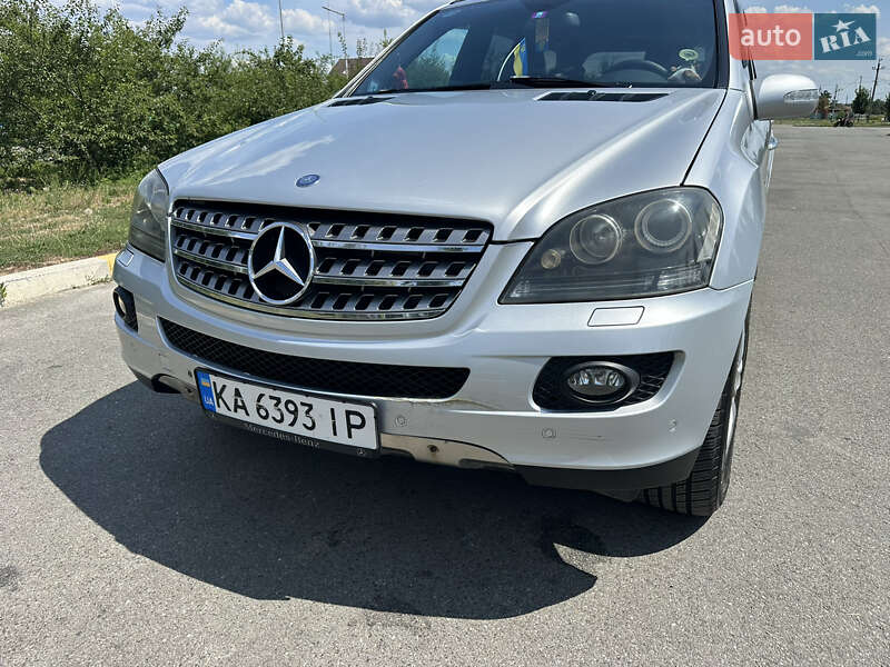 Внедорожник / Кроссовер Mercedes-Benz M-Class 2008 в Буче