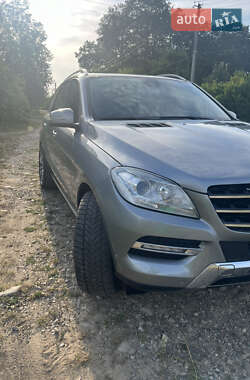 Внедорожник / Кроссовер Mercedes-Benz M-Class 2012 в 