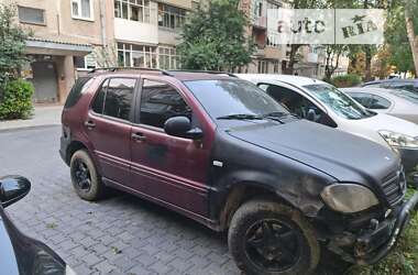 Внедорожник / Кроссовер Mercedes-Benz M-Class 1998 в 
