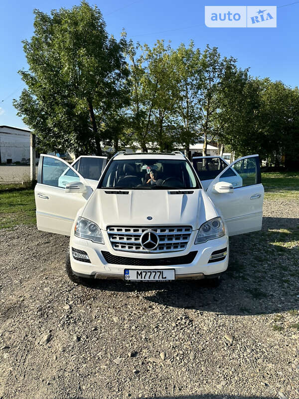Внедорожник / Кроссовер Mercedes-Benz M-Class 2011 в Снятине