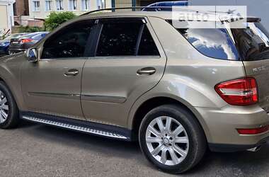 Внедорожник / Кроссовер Mercedes-Benz M-Class 2010 в Днепре