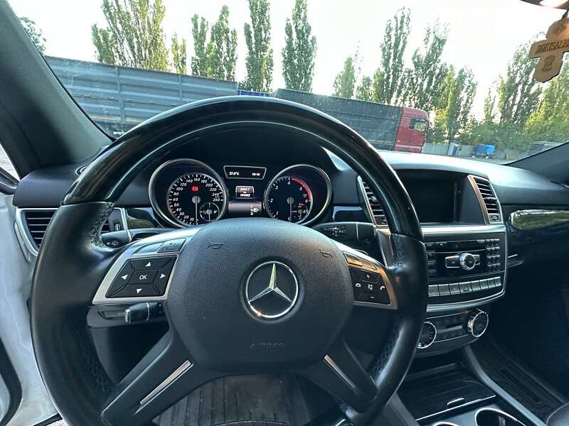 Внедорожник / Кроссовер Mercedes-Benz M-Class 2013 в Кропивницком