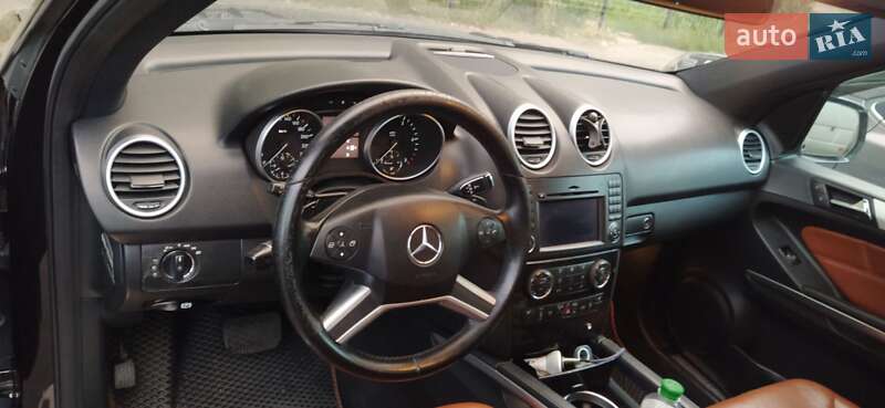 Внедорожник / Кроссовер Mercedes-Benz M-Class 2009 в Одессе
