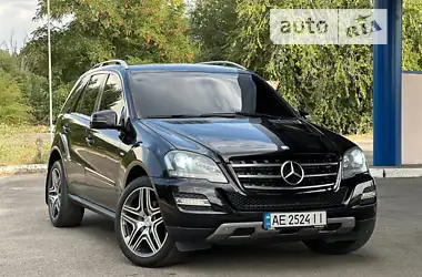 Mercedes-Benz M-Class 2010