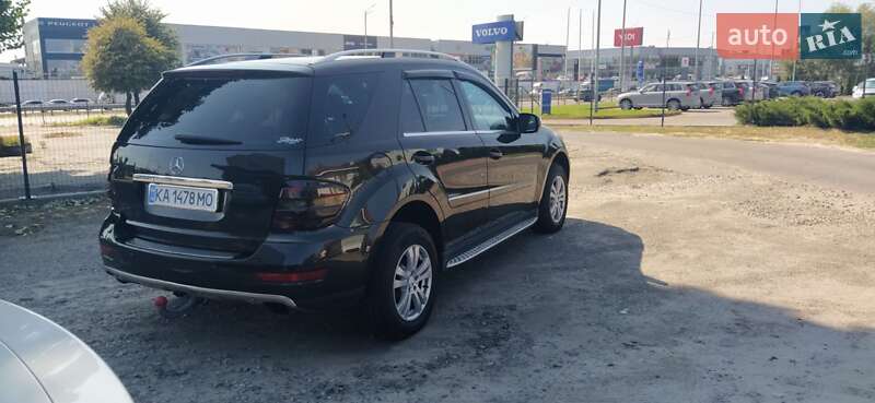 Внедорожник / Кроссовер Mercedes-Benz M-Class 2009 в Одессе