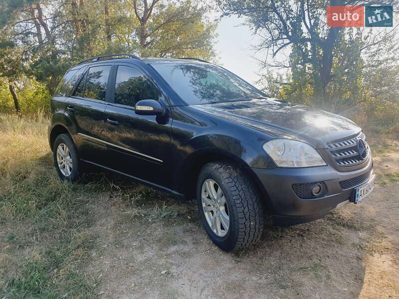 Внедорожник / Кроссовер Mercedes-Benz M-Class 2007 в Новой Водолаге