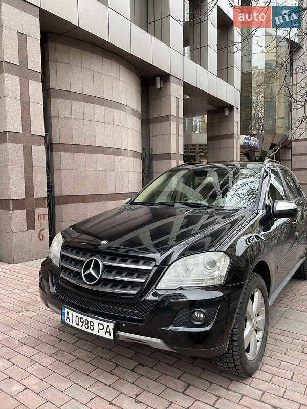 Позашляховик / Кросовер Mercedes-Benz M-Class 2010 в Києві