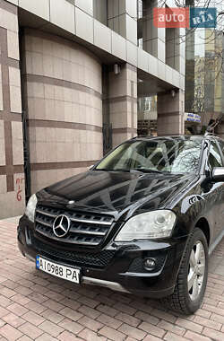 Внедорожник / Кроссовер Mercedes-Benz M-Class 2010 в 