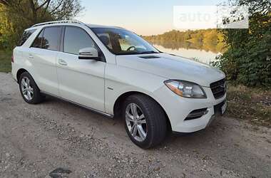 Внедорожник / Кроссовер Mercedes-Benz M-Class 2011 в Луцке